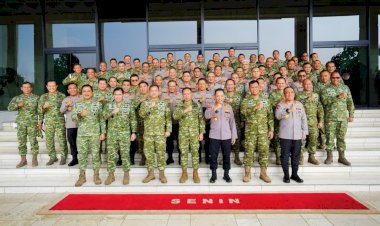 Kapolri-Perkuat-Soliditas-TNI-Polri-Lewat-Silaturahmi-dengan-Panglima-TNI-di-Mabes-TNI