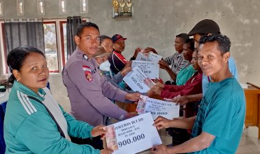 Bhabinkamtibmas-Desa-Dariwali-dampingi-Penyaluran-BLT-DD-TAHAP-I-di-Desa-Tiworiwu-II,-Sekaligus-sampaikan-Pesan-Kamtibmas 
