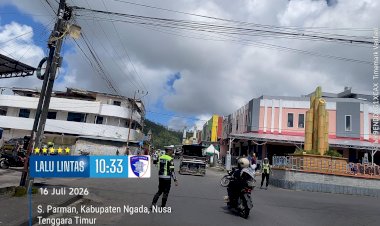 SATLANTAS-POLRES-NGADA-LAKSANAKAN-PATROLI-DAN-PENGATURAN-LALU-LINTAS,-WUJUDKAN-KAMSELTIBCARLANTAS-YANG-KONDUSIF-DI-KOTA-BAJAWA
