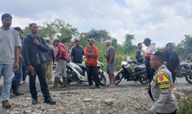 Bhabinkamtibmas-Desa-Kezewea-Sambangi-Warga-Ekomawo,-Ajak-Jaga-Kamtibmas-Secara-Bersama