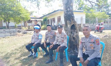 Polsek-Soa-Amankan-Turnamen-Sepak-Bola-Antar-Desa-dalam-Rangka-HUT-ke-81-Kemerdekaan-RI-di-Kecamatan-Soa