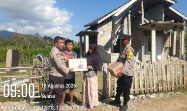 Polres-Ngada-Salurkan-Bantuan-Kapolda-NTT-Kepada-Warga-Korban-Gempa-Bumi-1-Kecamatan-Riung