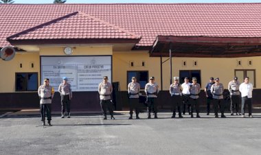 Wakapolres-Ngada-Tekankan-Kesiapsiagaan-Personel-dan-Kekompakan-Jelang-Kedatangan-Presiden 