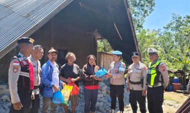 Polri-Hadir-di-Tengah-Trauma-Gempa,-Polres-Ngada-Berikan-Dukungan-dan-Semangat-kepada-Warga