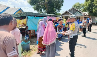 POLRES-NGADA-SALURKAN-BANTUAN-BAGI-WARGA-TERDAMPAK-GEMPA-DI-GOLEWA-SELATAN