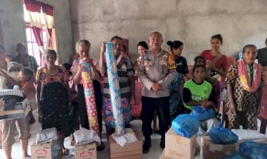 GEMPA-BELUM-SEPENUHNYA-TERLUPAKAN,-POLRES-NGADA-HADIR-MENYALURKAN-BANTUAN-DAN-MENYAMPAIKAN-PESAN-KESELAMATAN-KEPADA-WARGA-KELIMOLO