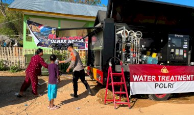 SETETES-AIR,-SEJUTA-HARAPAN:-POLRI-POLRES-NGADA-HADIR-DI-TENGAH-PENGUNGSIAN-WARGA-TADHO-TENGAH