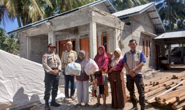 Sentuhan-Kasih-Kapolda-NTT-Hadir-di-Bekek,-Polres-Ngada-Dampingi-Warga-Pulihkan-Trauma-Pascagempa-‎