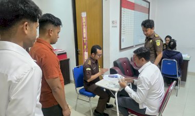 BERKAS-LENGKAP,-POLRES-NGADA-SERAHKAN-TERSANGKA-DAN-BARANG-BUKTI-PERKARA-PENCURIAN-KE-KEJAKSAAN-‎