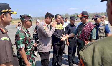 Polres-Ngada-Kawal-Kedatangan-Kepala-BNPB,-Sinergi-Forkopimda-Perkuat-Penanganan-Pascabencana
