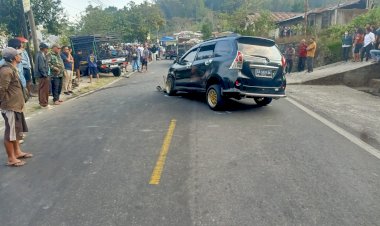 Laka-Lantas-Beruntun-di-Bajawa,-Tiga-Kendaraan-Terlibat,-Polres-Ngada-Bergerak-Cepat-Tangani-TKP