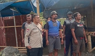 Bhabinkamtibmas-Desa-Naruwolo-Polres-Ngada-Pantau-Acara-Adat-Wae-Sao-dan-Sampaikan-Imbauan-Kamtibmas