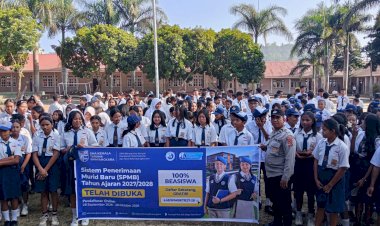 POLRES-NGADA-SOSIALISASIKAN-SMA-KEMALA-TARUNA-BHAYANGKARA,-TAWARKAN-BEASISWA-PENUH-BAGI-SISWA-BERPRESTASI