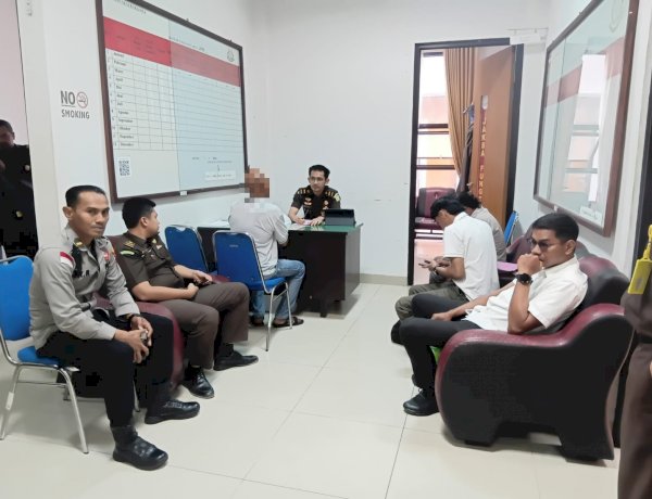 BBM BERSUBSIDI HARUS DIGUNAKAN SESUAI PERUNTUKANNYA, POLRES NGADA SERAHKAN TERSANGKA DAN BARANG BUKTI KEPADA KEJAKSAAN