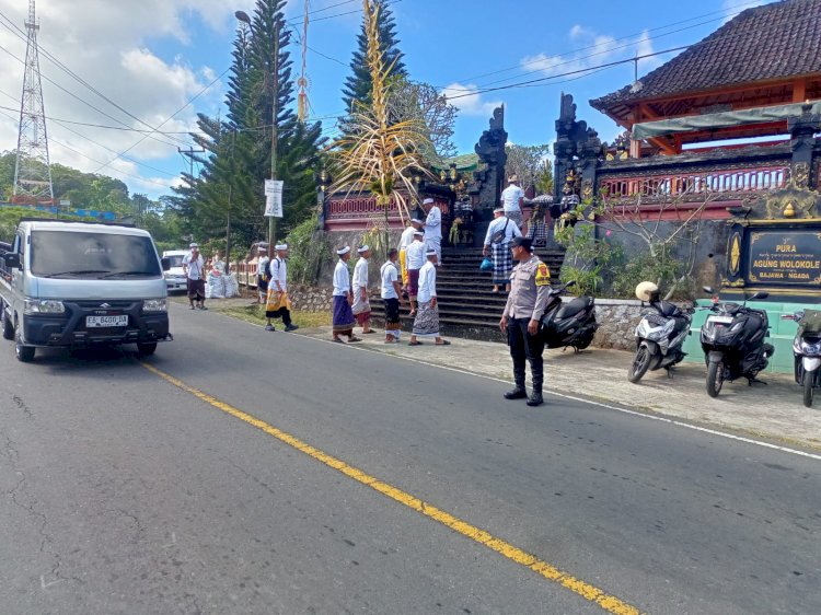Polres Ngada Jaga Kondusifitas Perayaan Hari Raya Galungan di Pura Agung Wolokole