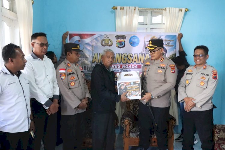 POLRES NGADA GELAR ANJANGSANA KE PURNAWIRAWAN DAN WARAKAWURI, WUJUD PENGHORMATAN JELANG HARI BHAYANGKARA KE-80  ‎