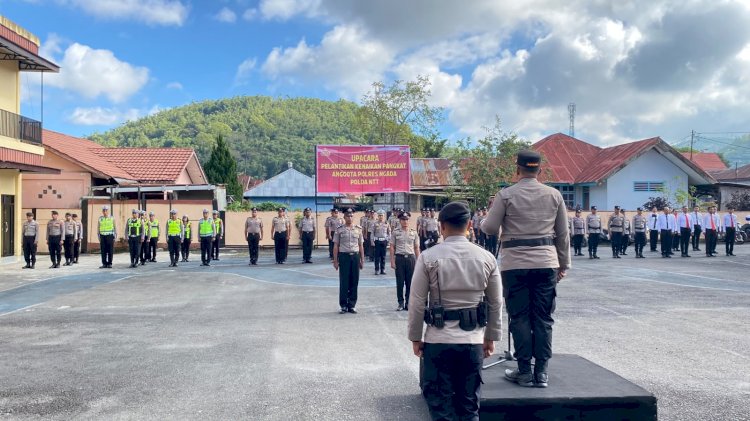 30 Personel Polres Ngada Naik Pangkat, Kapolres Tekankan Profesionalisme dan Pelayanan