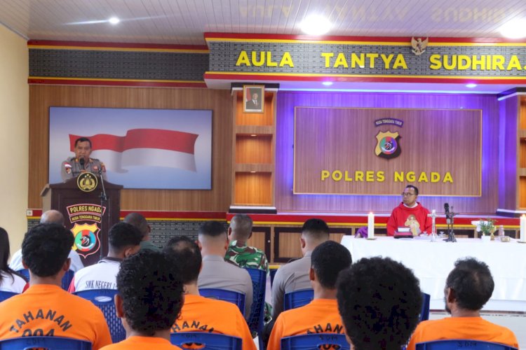Binrohtal Gabungan TNI-Polri dan Misa Jumat Pertama, Polres Ngada Perkuat Iman serta Sinergitas Personel  ‎