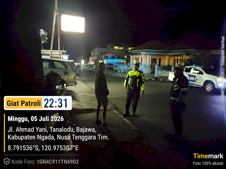 Satlantas Polres Ngada Intensifkan Patroli Lampu Biru, Jaga Keamanan Malam di Kota Bajawa