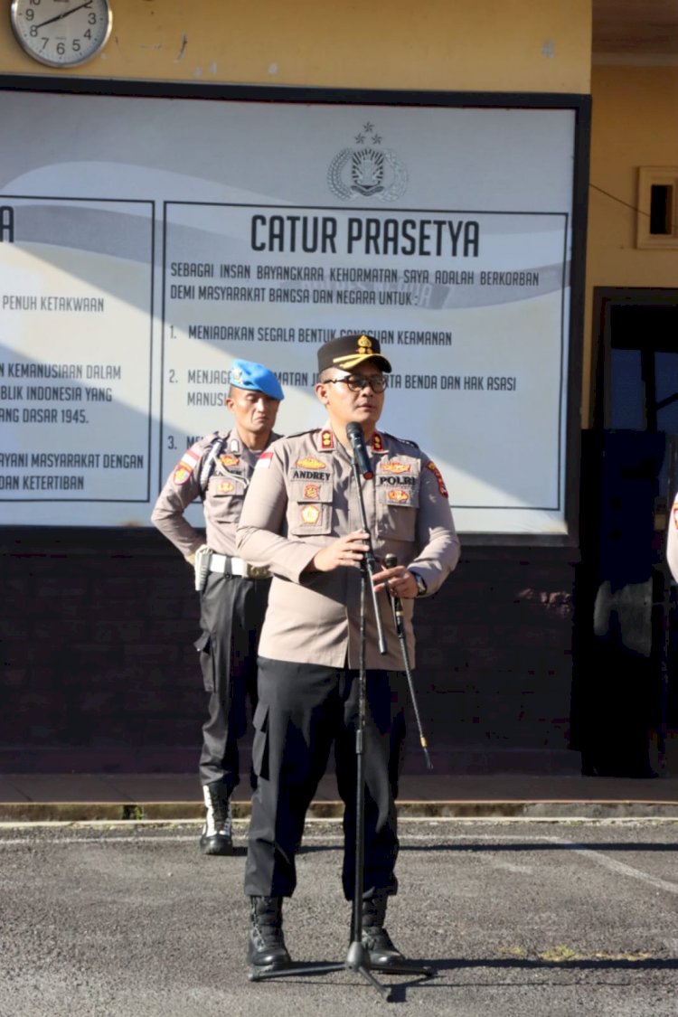 Pimpin Apel Pagi sekaligus Jam Pimpinan, Kapolres Ngada Tekankan Disiplin, Penampilan Personel, dan Peningkatan Kinerja