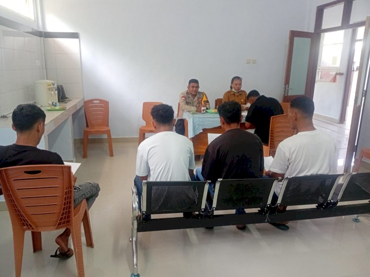 Bhabinkamtibmas Polsek Aimere Lakukan Problem Solving Terkait Konten TikTok di Puskesmas Dona
