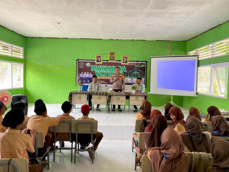 Penyuluhan Kamtibmas Warnai MATAMUDA MTs Negeri Ngada, Polsek Riung Bekali Pelajar dengan Edukasi Anti Bullying dan Bahaya Narkoba
