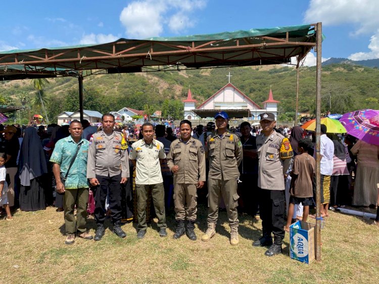 POLSEK RIUNG AMANKAN PENTAS BUDAYA TINJU ADAT TADHO “MBELA TADHO”, WUJUD KOMITMEN POLRI DALAM MENJAGA PELESTARIAN BUDAYA DAN KAMTIBMAS