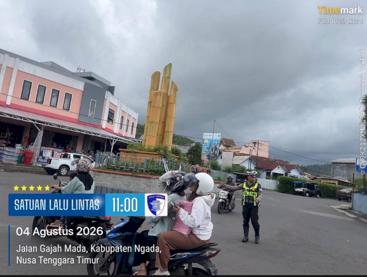 Satlantas Polres Ngada Tingkatkan Patroli dan Pengaturan Lalu Lintas Guna Mewujudkan Kamseltibcarlantas di Kota Bajawa