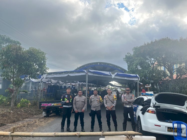 Personel Polres Ngada Laksanakan Pengamanan Temu Dialog Gerakan Koperasi Bersama Uskup Agung Ende