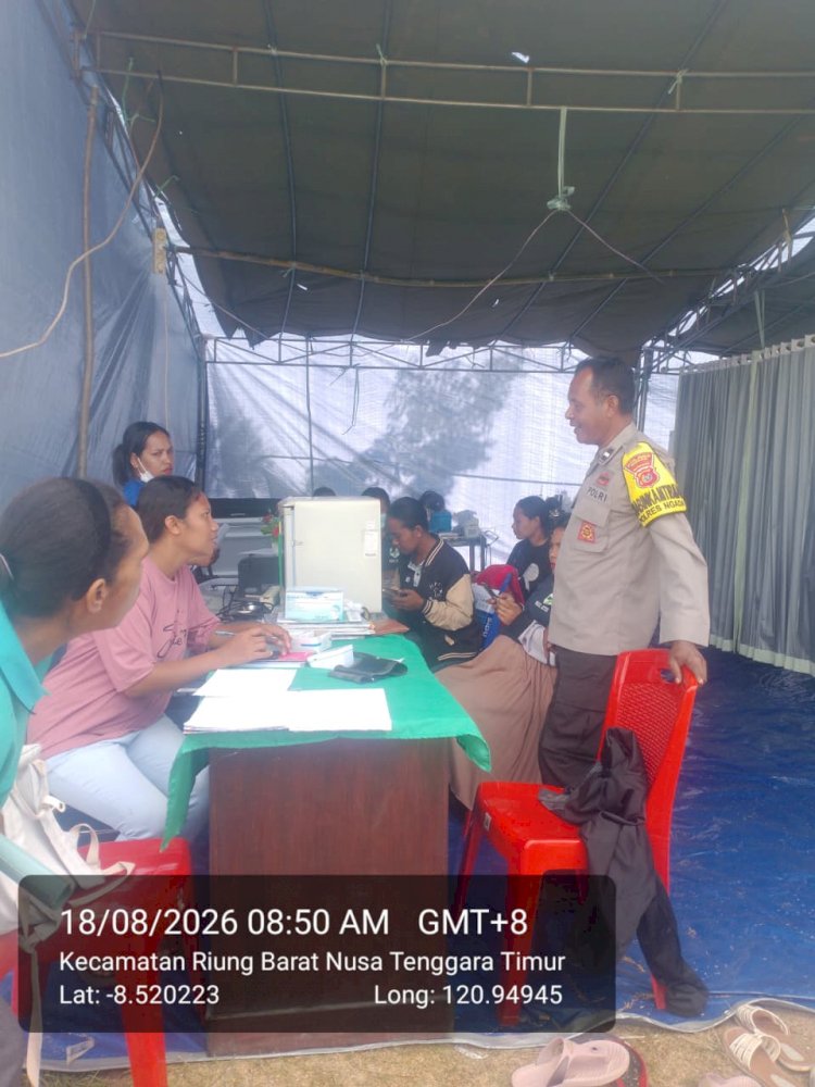 Gerak Cepat Pascagempa, Bhabinkamtibmas Pantau Posko Puskesmas Marunggela dan Berikan Imbauan Kamtibmas