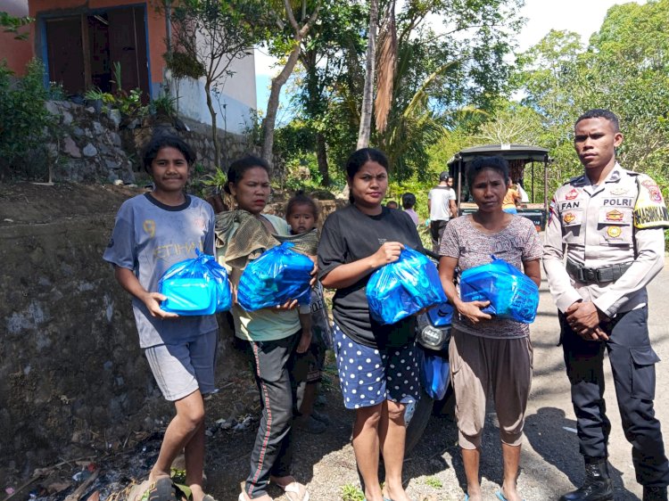 Polri Polres Ngada Salurkan 50 Paket Bantuan kepada Warga Terdampak Gempa di Ngada