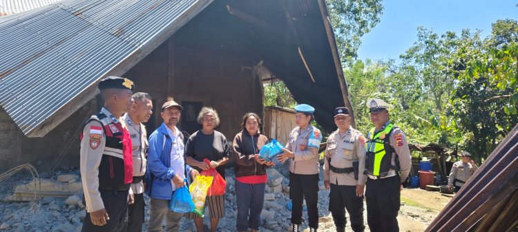Polri Hadir di Tengah Trauma Gempa, Polres Ngada Berikan Dukungan dan Semangat kepada Warga