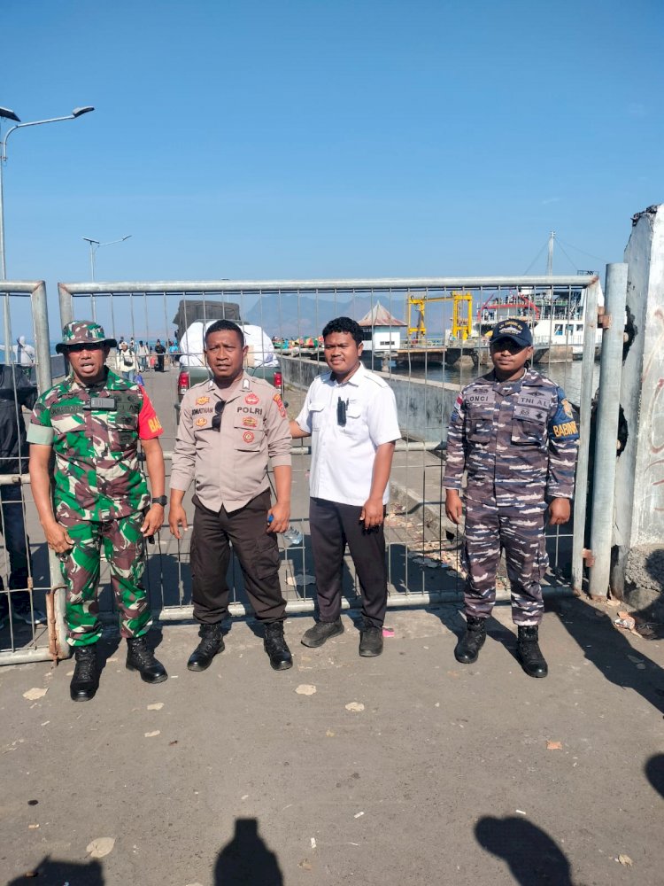 AKTIVITAS PELABUHAN AIMERE BERLANGSUNG AMAN DAN LANCAR, POLSEK AIMERE POLRES NGADA PASTIKAN MOBILITAS MASYARAKAT TETAP TERJAGA