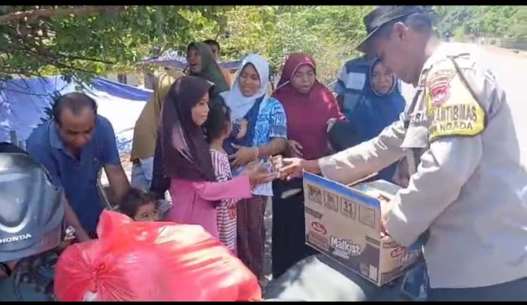 Hadirkan Kembali Senyum Pascagempa, Bhabinkamtibmas Polres Ngada Berbagi Keceriaan Bersama Anak-Anak di Riung