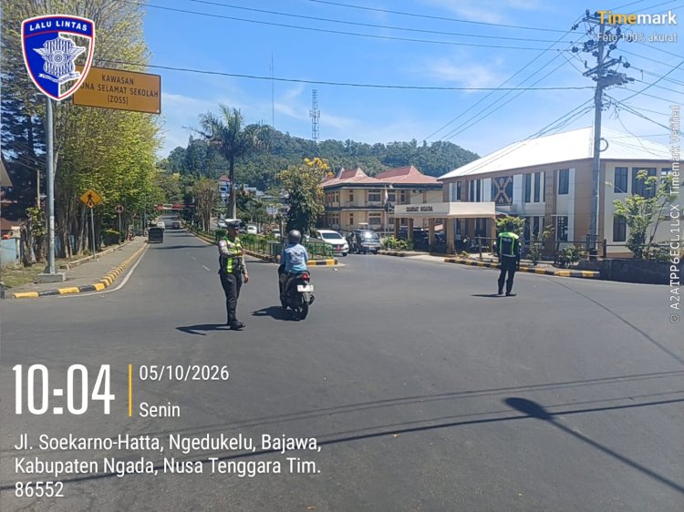 Polres Ngada Laksanakan Patroli dan Pengaturan Lalu Lintas di Bajawa ‎
