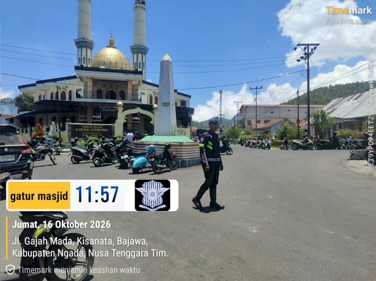 SATLANTAS POLRES NGADA HADIRKAN PENGAMANAN SHOLAT JUMAT, WUJUDKAN KAMSELTIBCARLANTAS YANG KONDUSIF DI BAJAWA