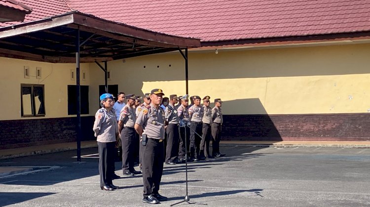 KAPOLRES NGADA TEKANKAN DISIPLIN PENGGUNAAN PAKAIAN DINAS DAN OPTIMALISASI QUICK WINS POLISI BERSAMA MASYARAKAT