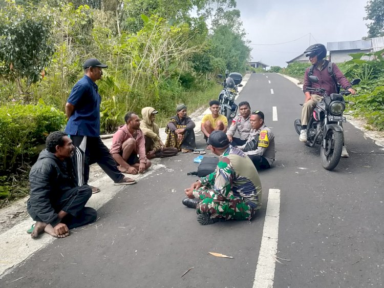 CEGAH KARHUTLA SEJAK DINI, SINERGITAS BHABINKAMTIBMAS POLRES NGADA DAN BABINSA AJAK WARGA MENJAGA KELESTARIAN LINGKUNGAN